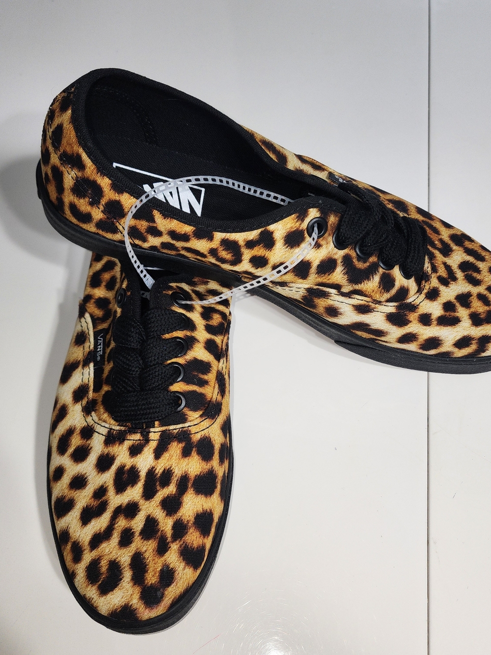 Vans Leopard-Print Canvas Low-Top Sneakers - New No Box Size 9.5 Fall Fashion